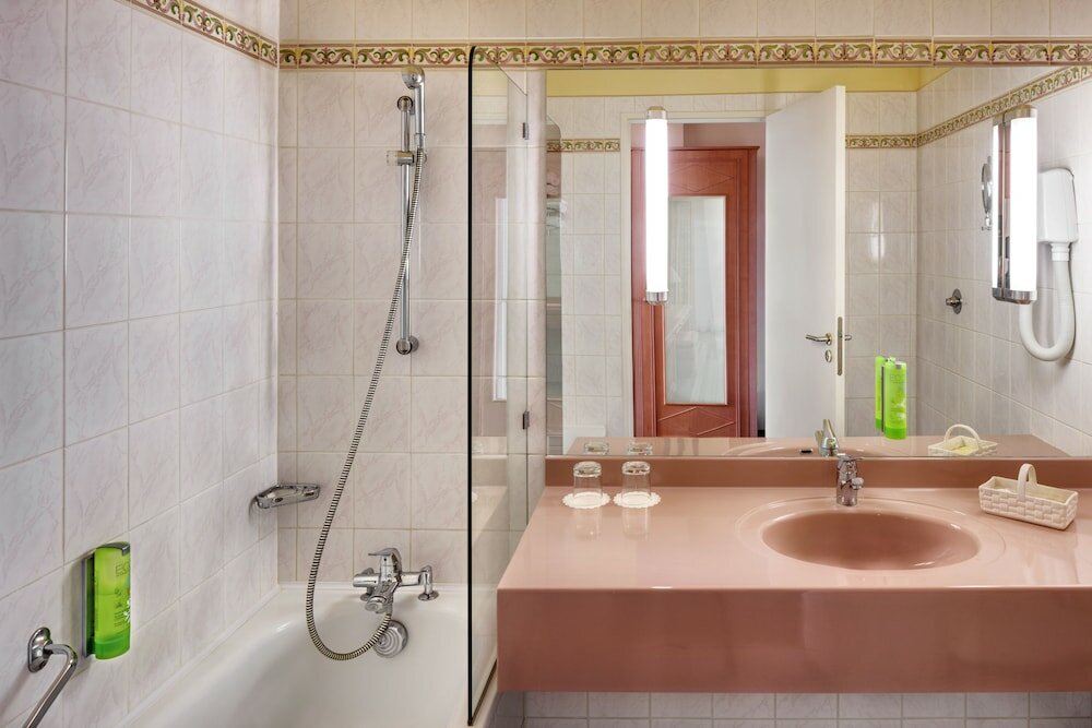 Фото Butterfly Health SPA Hotel