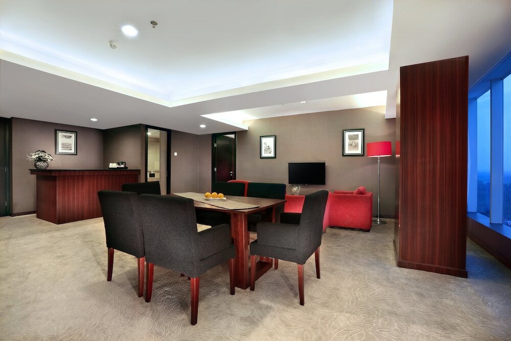 Фото Aston Madiun Hotel & Conference Center