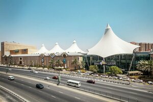 Гостиница Golden Sands Sharjah