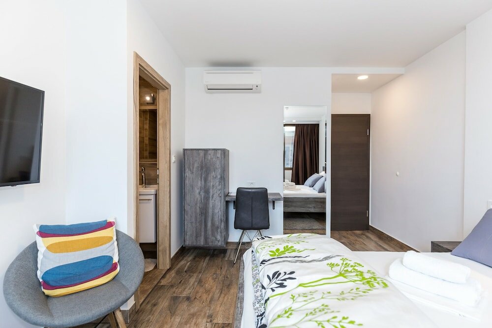 Фото Apinelo Tower Rooms