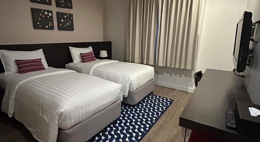 Фото отеля 2