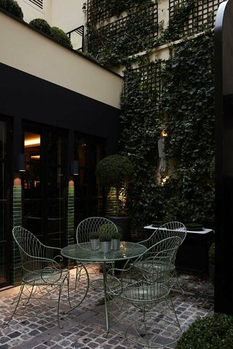 Гостиница Monsieur George Hotel & SPA – Champs Elysées в Париже