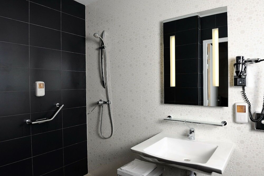 Фото Kyriad Prestige Perpignan Centre Del Mon