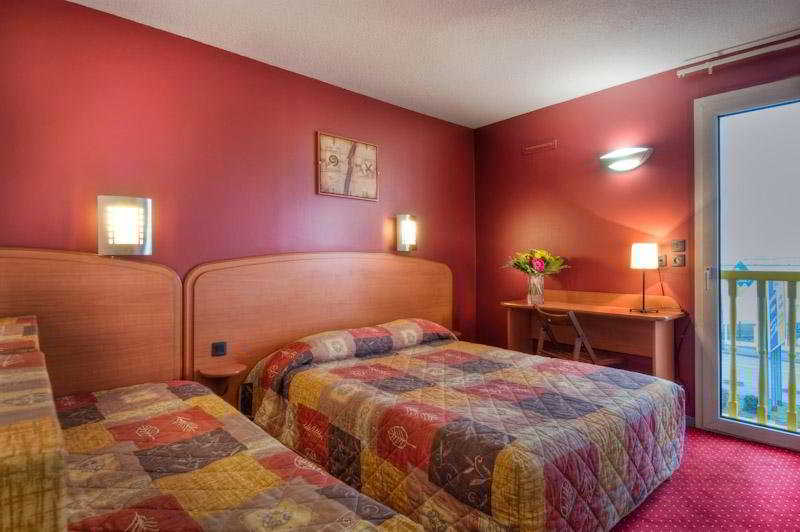 Фото Sky Hotel Goussainville