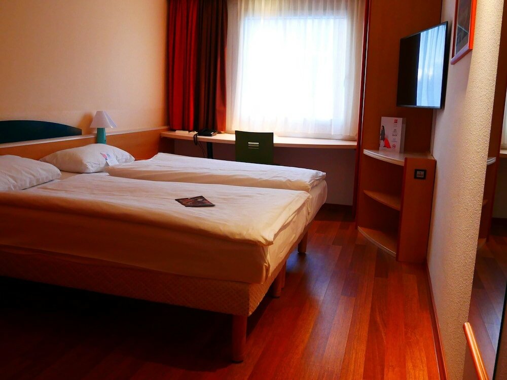 Фото B&B HOTEL Hamburg Airport