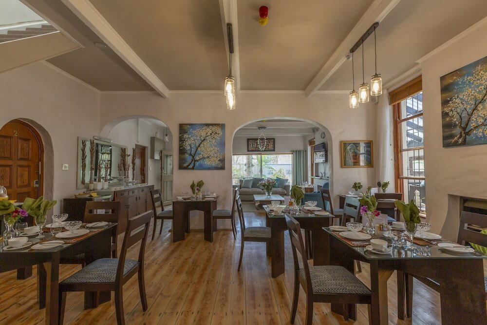 Фото Point B Guest House