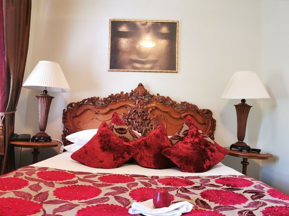 Фото Twenty Nevern Square Hotel