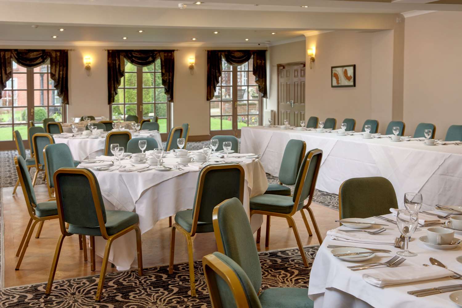 Фото Rossett Hall Hotel