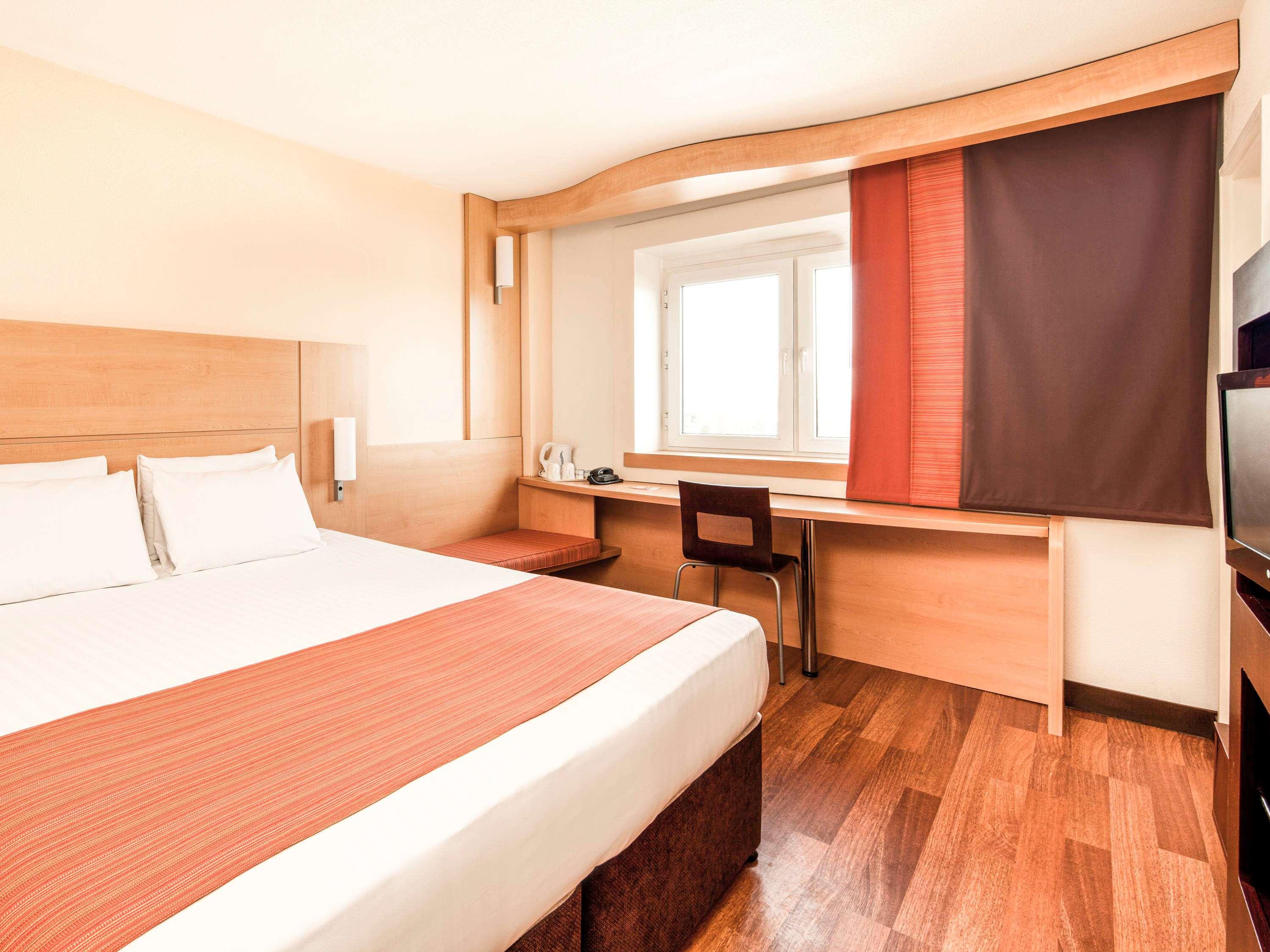 Фото Ibis Stevenage Centre