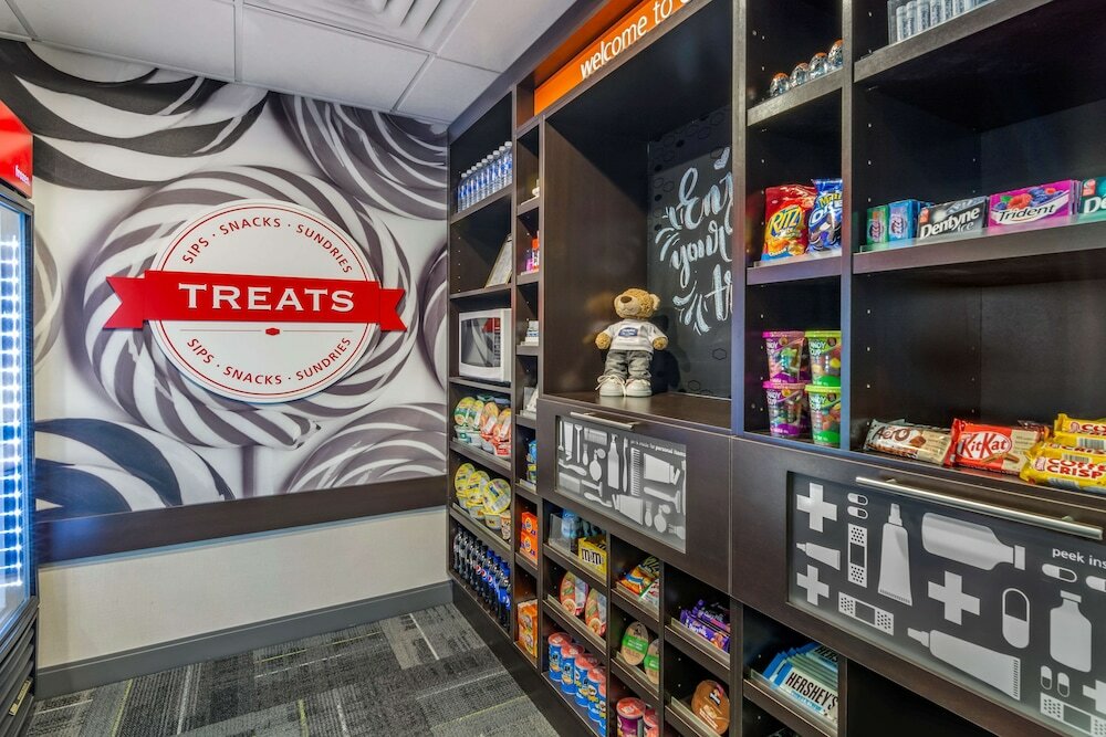 Фото Hampton Inn & Suites Edmonton West