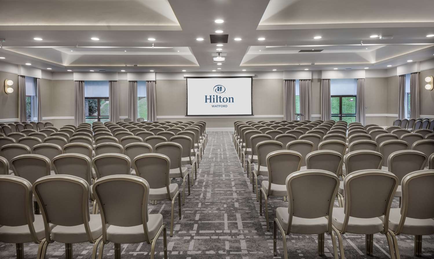 Фото Hilton London Watford