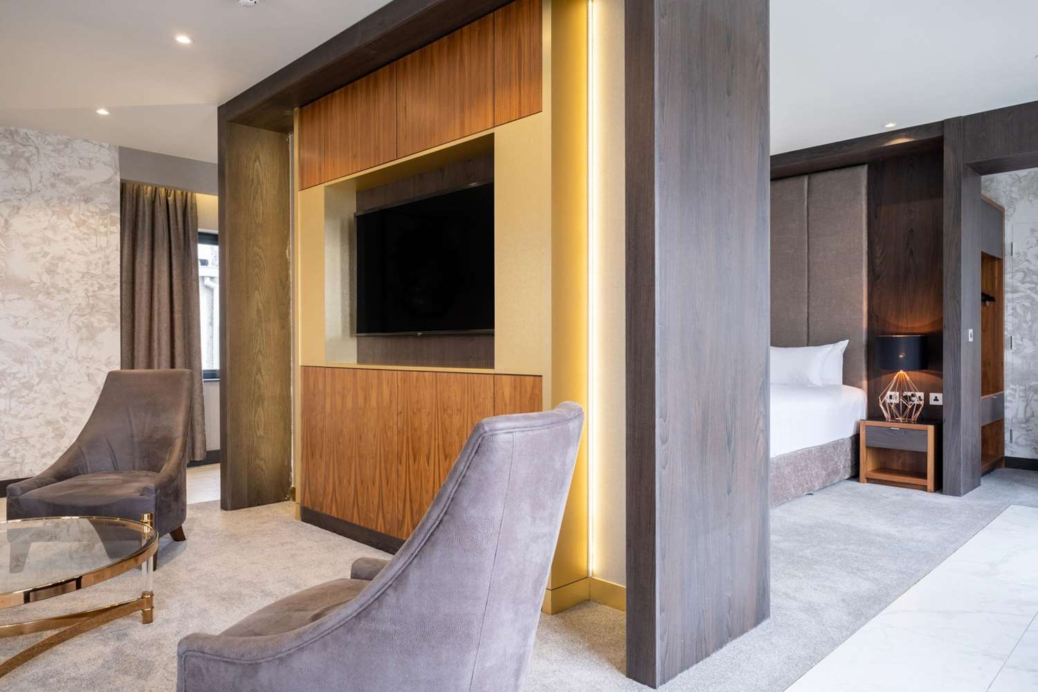 Фото Ten Square Hotel