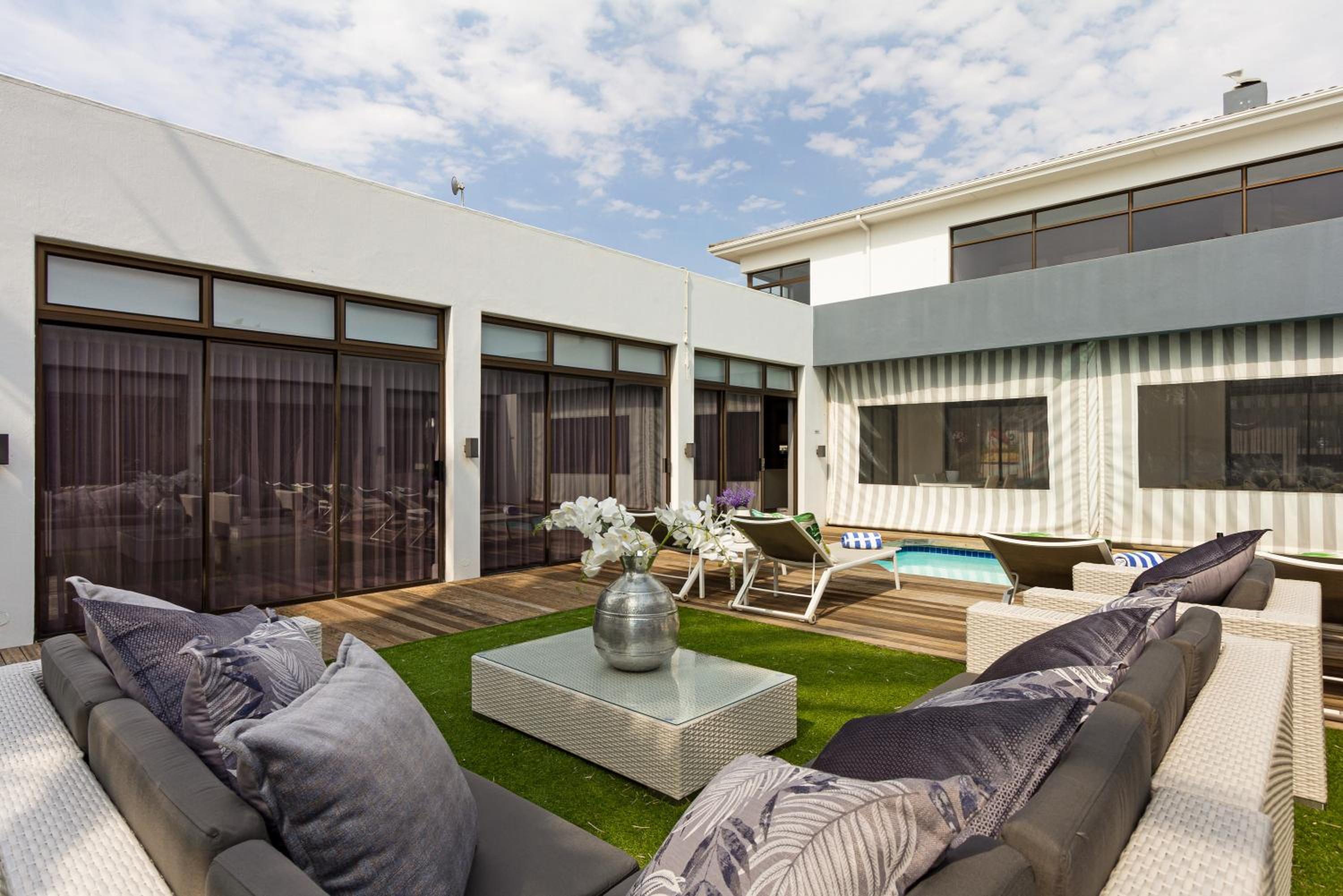 Фото Ocean Breeze Sunset Beach