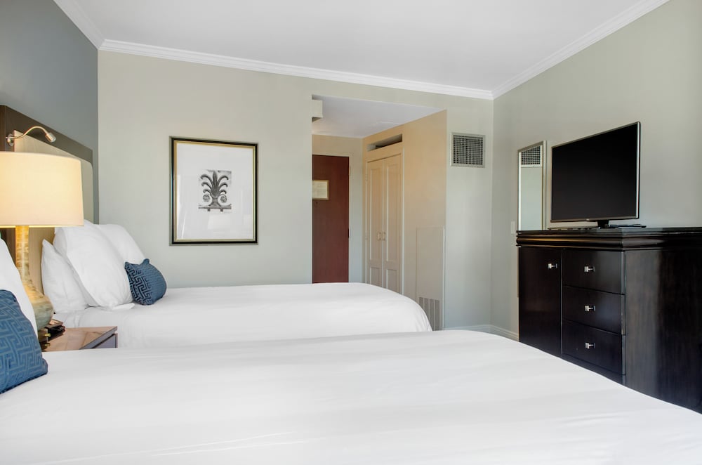 Фото Omni Riverfront Hotel