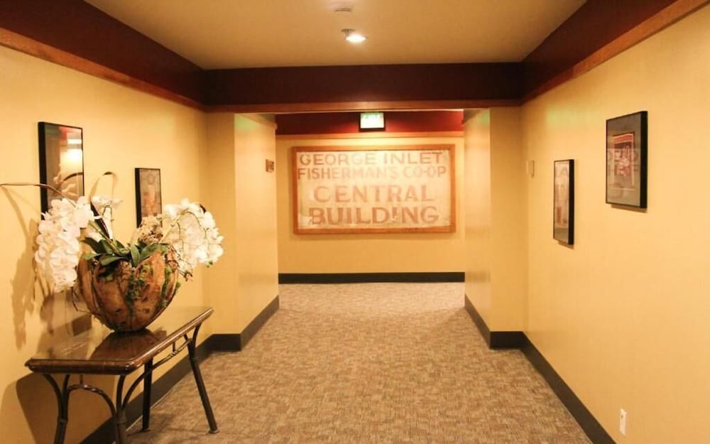 Фото Cape Fox Lodge