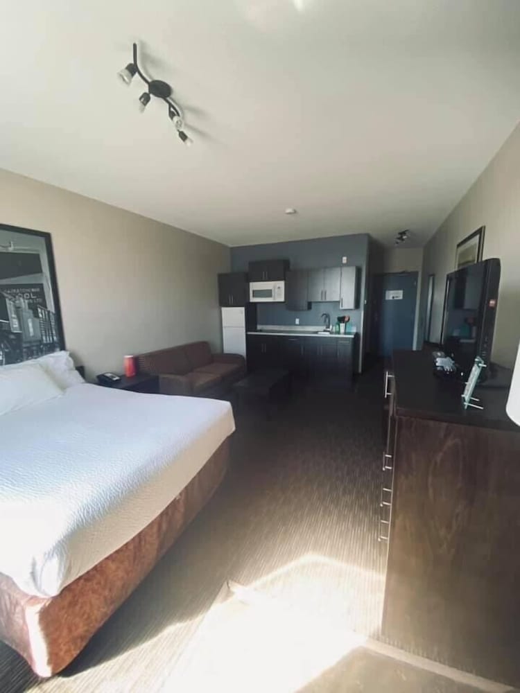 Фото Ramada by Wyndham Estevan