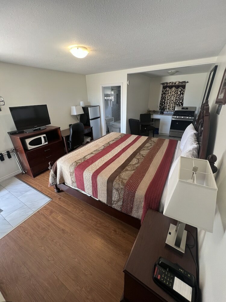 Фото Parkway Motel & European Lodges