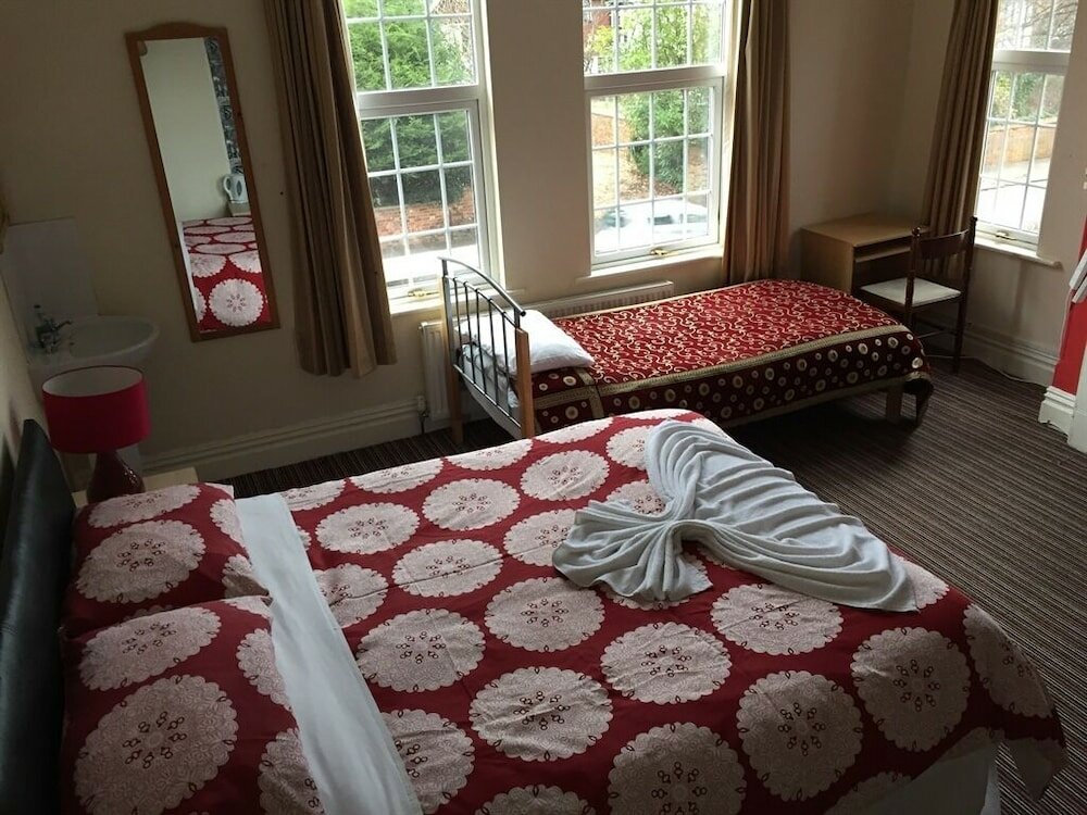 Фото Tennyson House Hotel