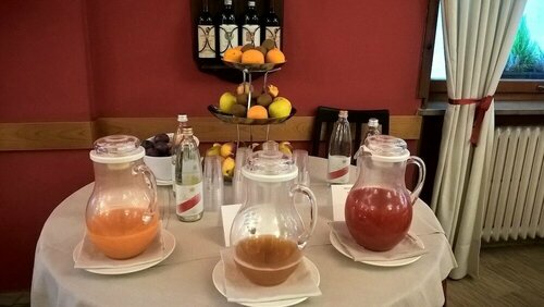 Внешний вид отеля Hotel Corona в Тирано, фото 3