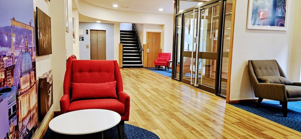 Фото Travelodge Belfast Central