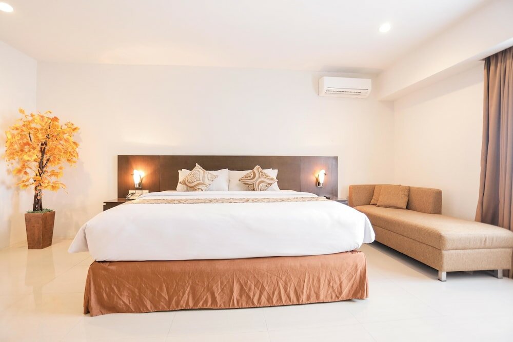 Фото Grand Asia Hotel