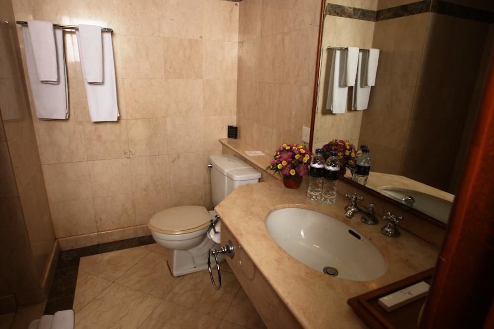 Фото Makassar Golden Hotel