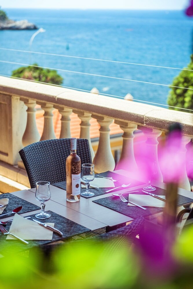 Фото Le Saint Paul Hotel