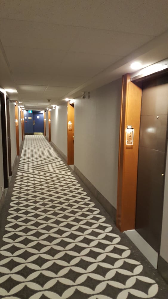 Фото Ottawa Embassy Hotel & Suites