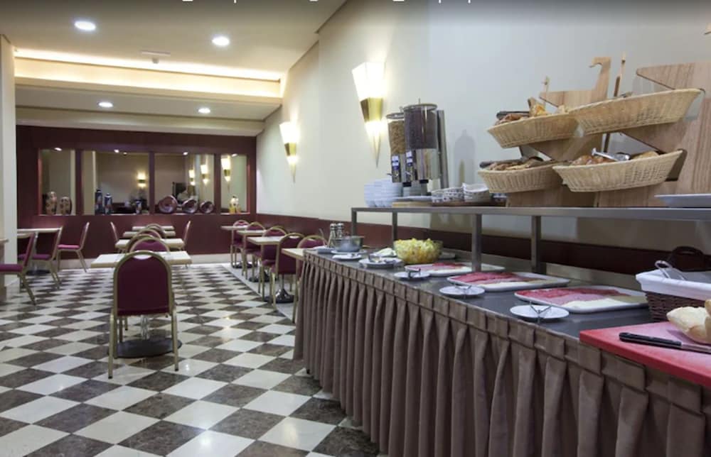 Фото Hotel Sterling