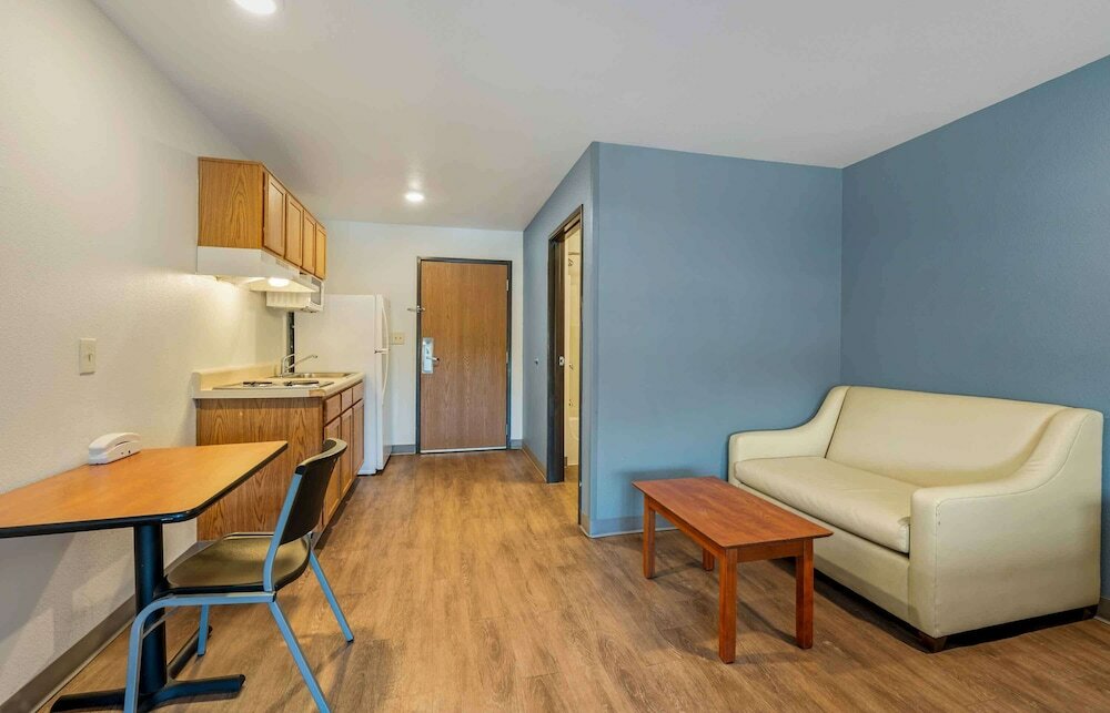 Фото WoodSpring Suites Indianapolis Lawrence