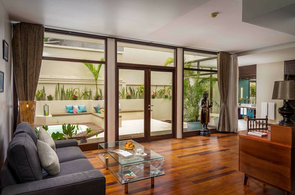 Фото Heritage Suites Hotel