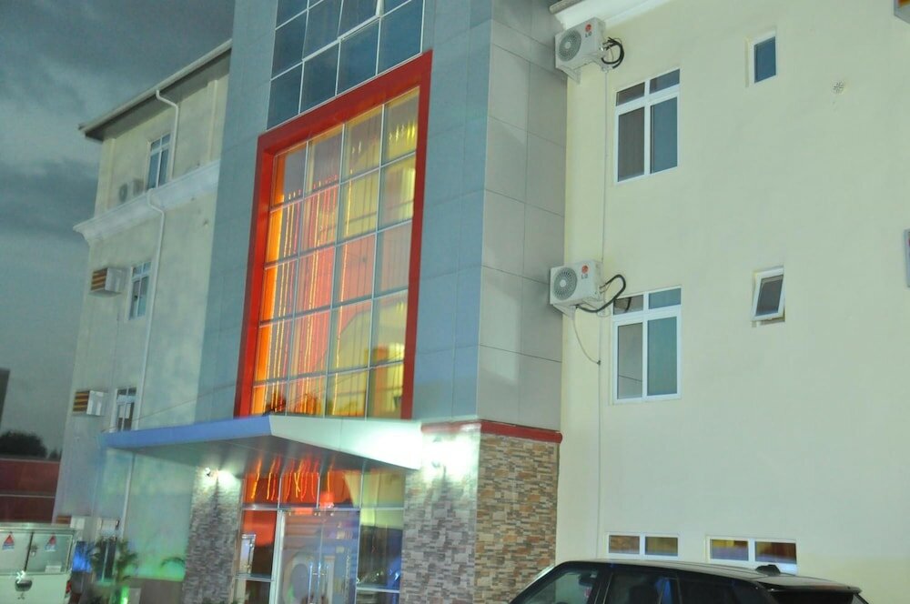 Фото Chariot Hotel