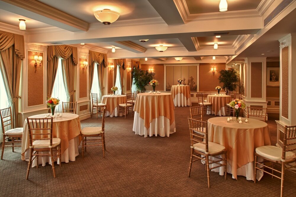 Фото Hotel Plaza Athenee