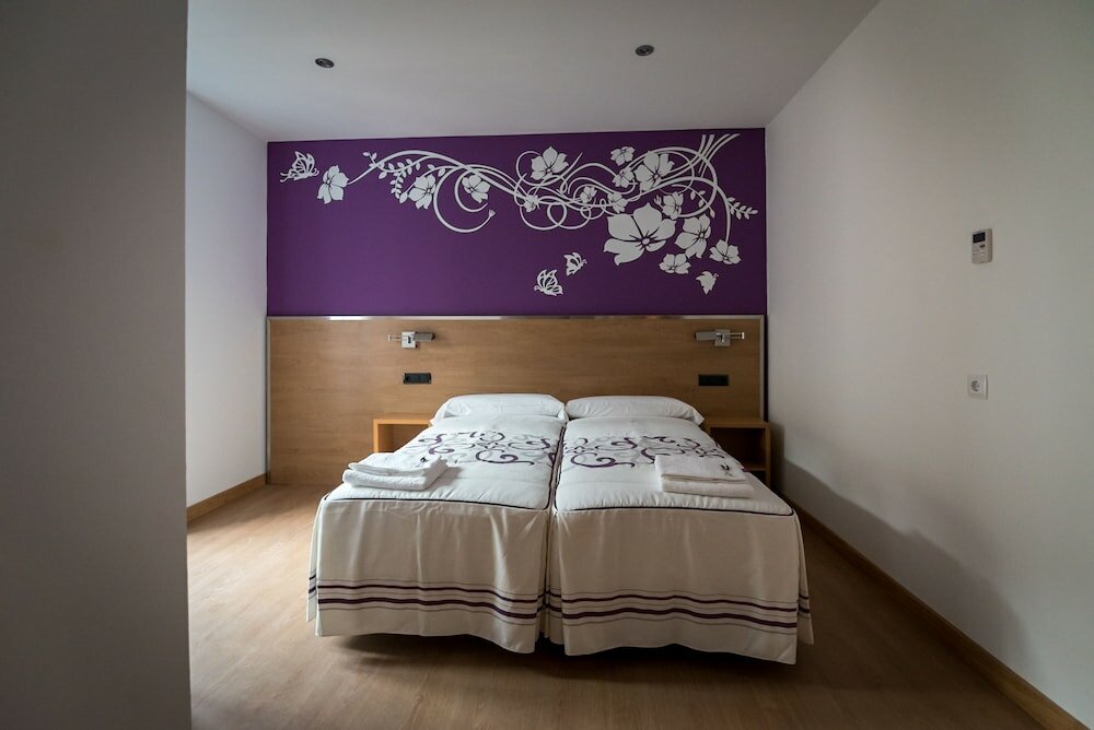 Фото Hostal Carracedo