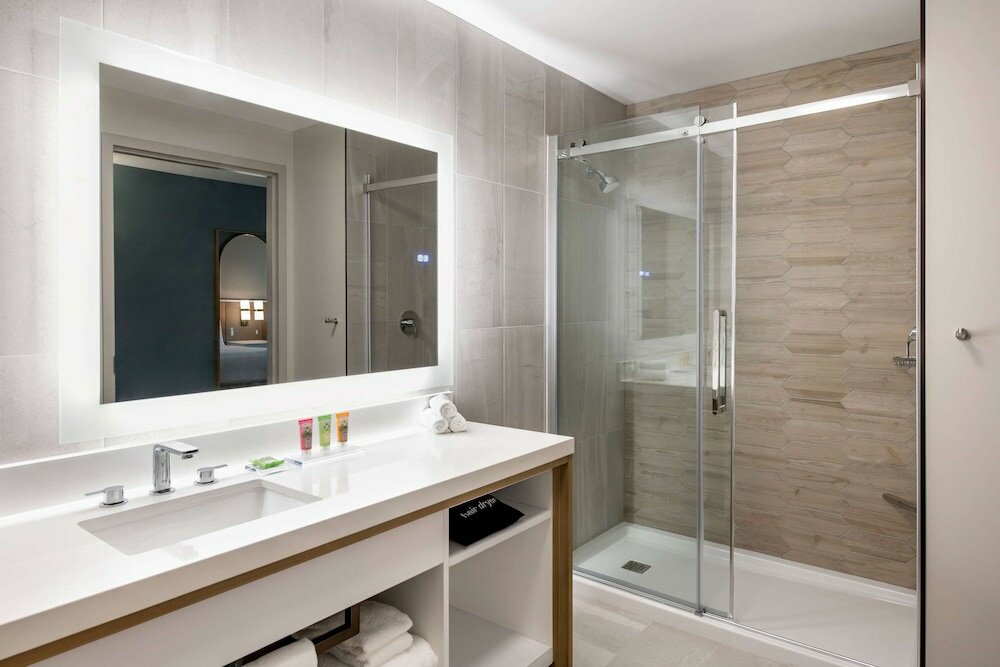 Фото Wyndham Garden Winnipeg Airport