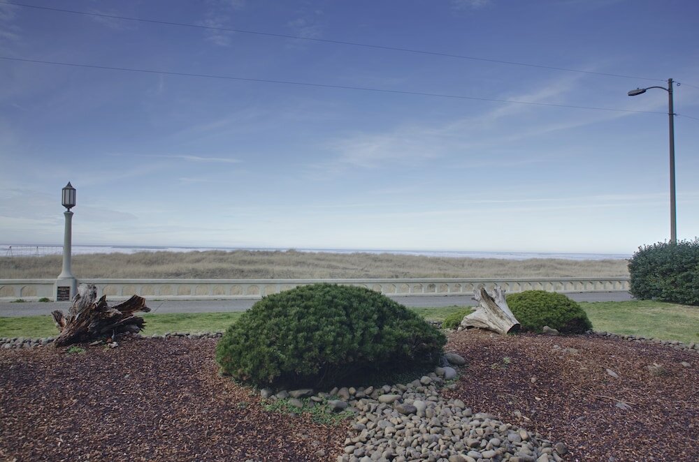 Фото Hi-Tide Oceanfront Inn