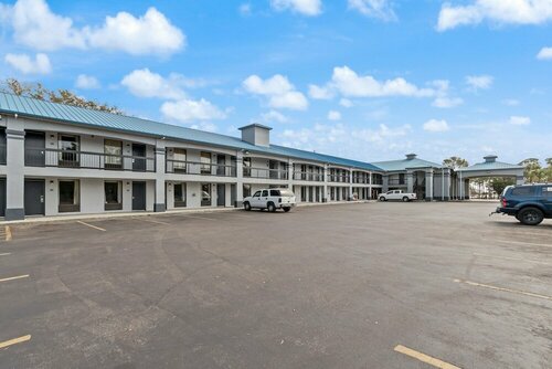Гостиница Regency Inn Near Boardwalk & Hurlburt Field в Форт Уолтон Бич