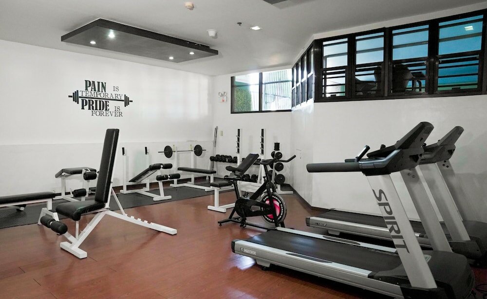 Фото Berjaya Makati Hotel