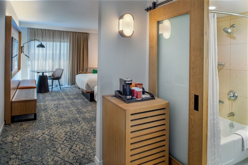 Фото Sheraton Westport Plaza Hotel St. Louis