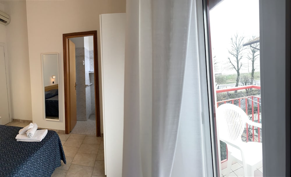 Фото Hotel Marylise