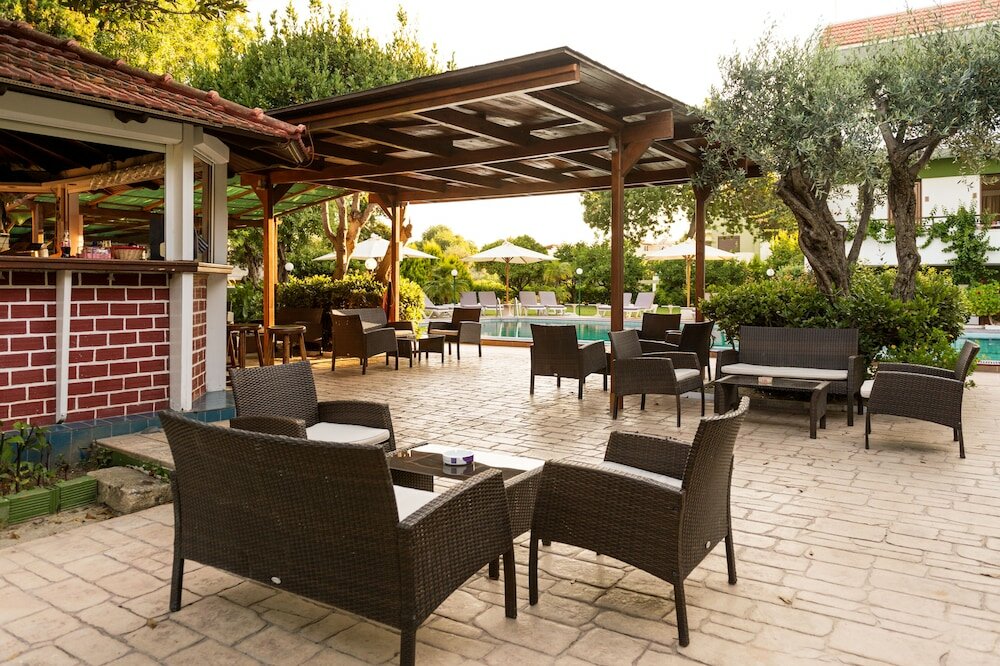 Фото Апарт-отель Terinikos