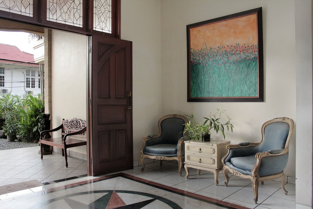 Фото Oyo 123 Puri Lotus