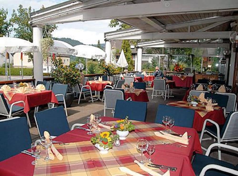 Фото Invite Hotel Löwen Freiburg