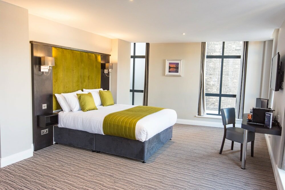 Фото St Nicholas Hotel