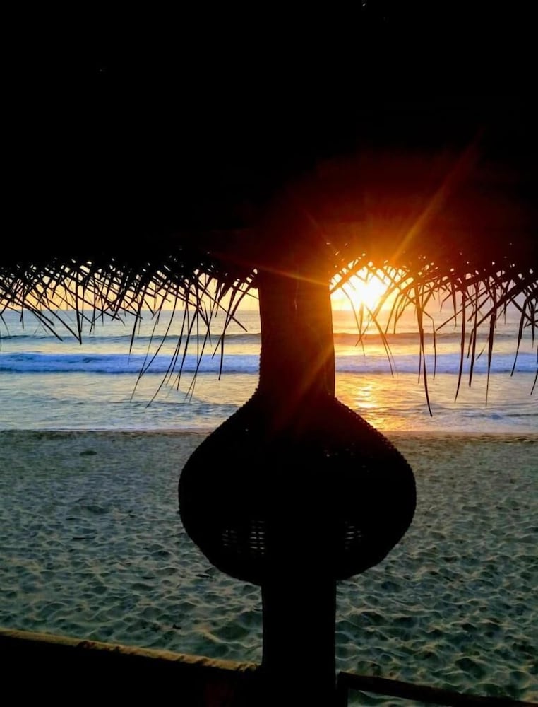 Фото Malika Yellow House