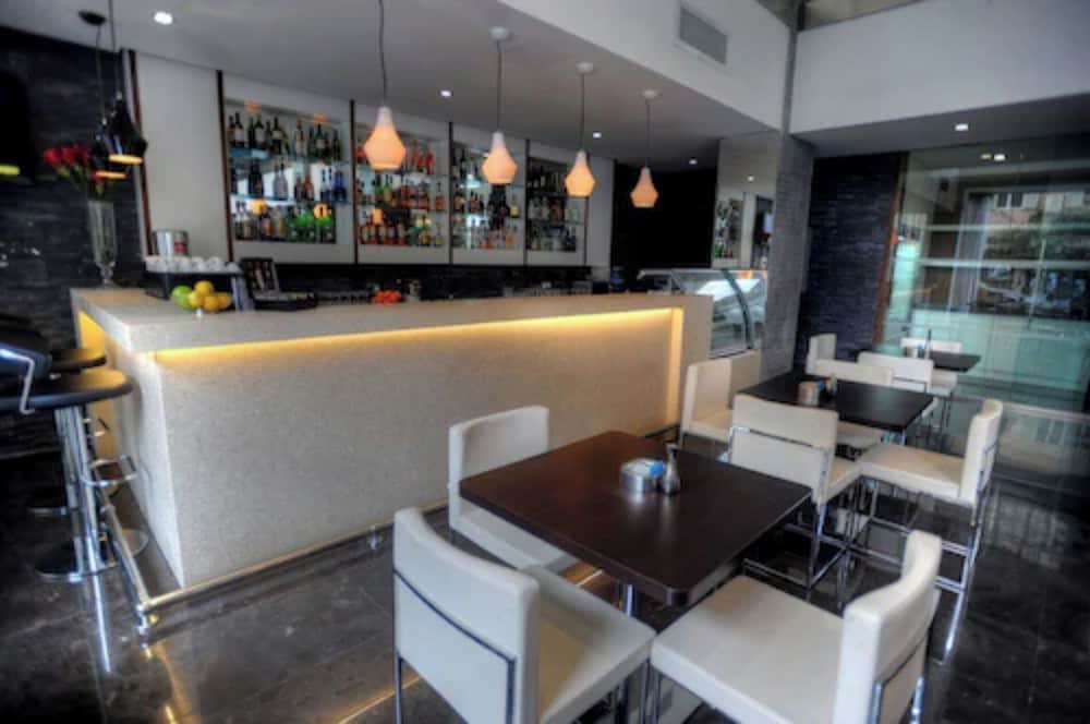 Фото The George, Urban Boutique Hotel