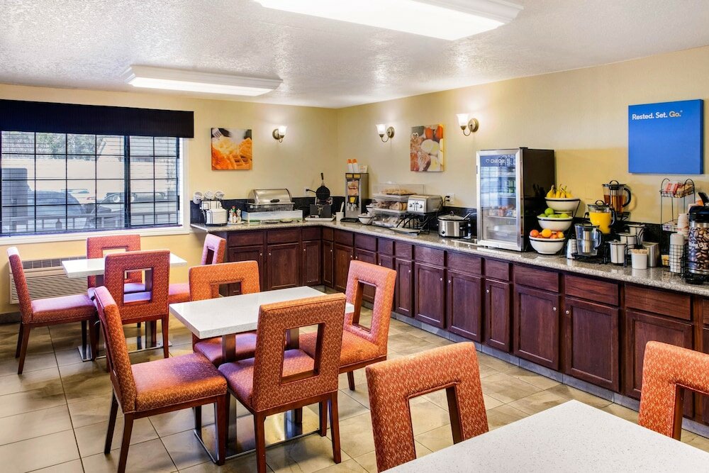 Фото Comfort Inn Mount Shasta Area