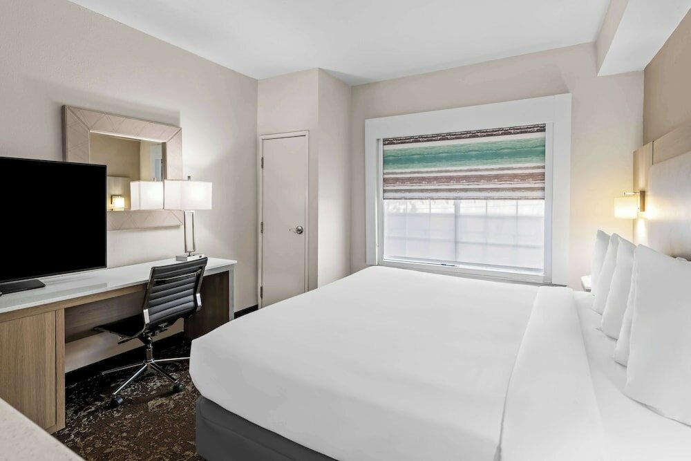 Фото Best Western Worlds of Fun Inn & Suites