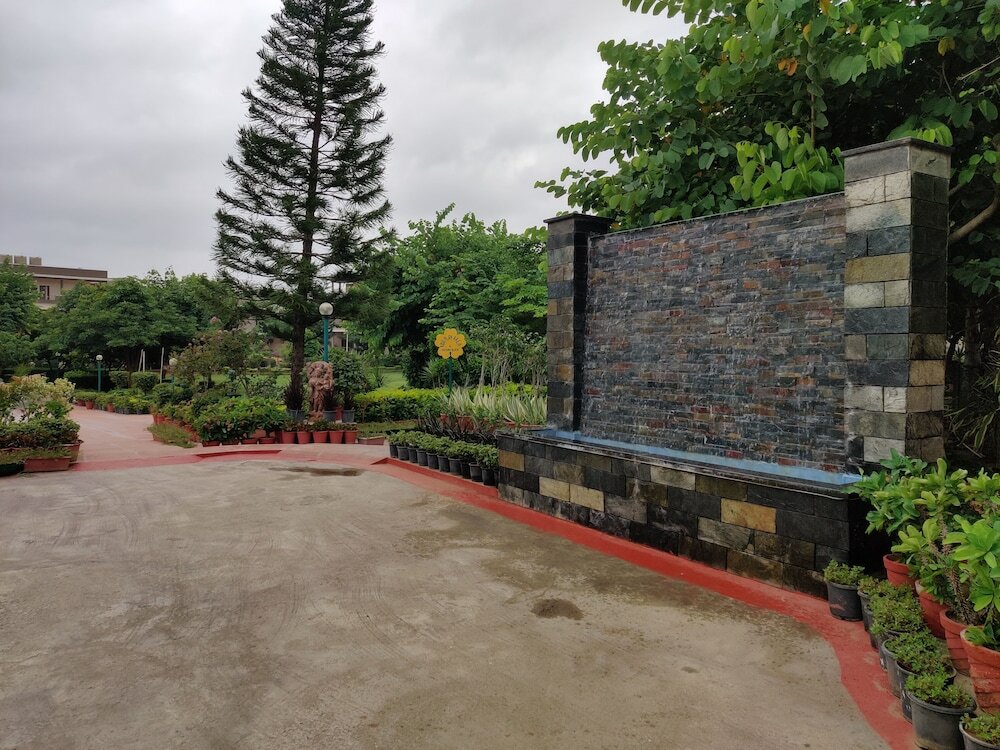 Фото Mulberry Araliayas Resort & SPA