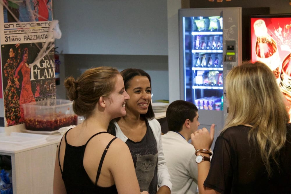 Фото Hola Hostal Eixample